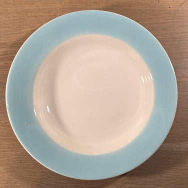 Diep bord / Soepbord / Pastabord - gemerkt met een driehoekje (waarschijnlijk Hongaars) - uitvoering met een azuurblauwe rand