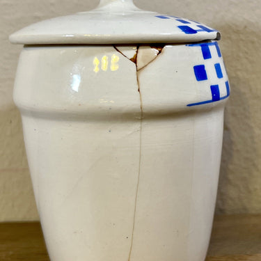 Vorratsdose - kleines Modell - Nimy - in creme mit blauem Schriftzug MUSCADE und Würfeldekor