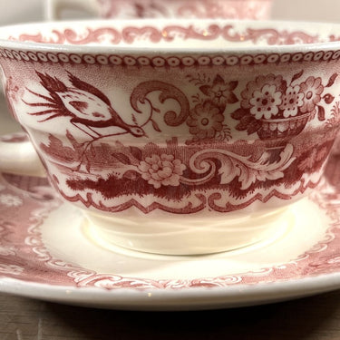 Chocoladekop met schotel - Societe Ceramique Maestricht - décor VICTORIA uitgevoerd in rood