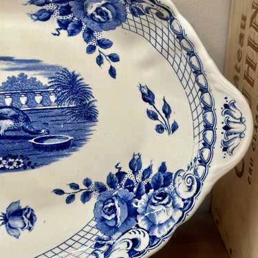 Broodschaal - Societe Ceramique Maestricht - décor PEACOCK uitgevoerd in blauw