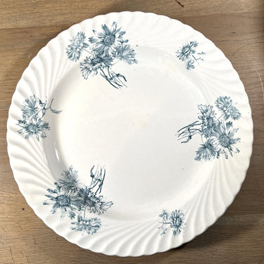 Bowl / Plate - larger round model - Petrus Regout - PINKSTERBLOEM decor in blue