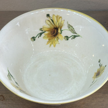 Schaal / Kom - rond, wijd uitlopend, model - Villeroy & Boch - uitgevoerd in donkergele buitenzijde