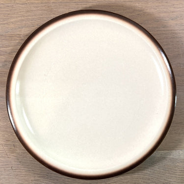 Frühstücksteller / Dessertteller - Boch - Dekor SIERRA (Steinzeug?) in creme mit braunem Rand - Form MENUET