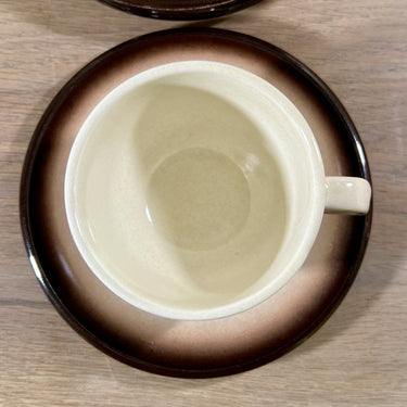 Tasse und Untertasse - Boch - Dekor SIERRA (Steinzeug?) in creme mit braunem Rand - Form MENUET