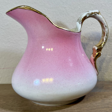 Milk jug - Petrus Regout - decor in cream color transitioning into pink color with gold-colored edge and handle