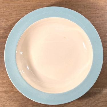 Tiefer Teller / Suppenteller / Pastateller - Boch Keralux - Dekor mit hellblau pastellfarbenem Rand