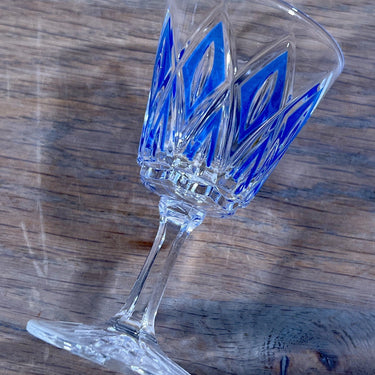 Glas / Likörglas auf Fuß - VMC Reims (Verreries Mècaniques Champenoises) - Harlekin in (hellerem) Blau