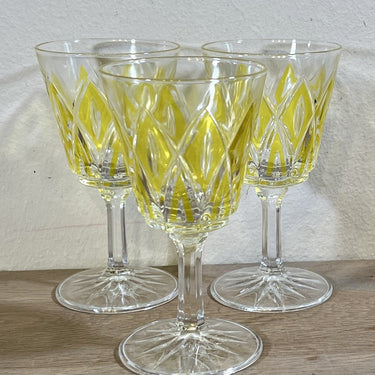 Glass / Liqueur glass on foot - smaller model - VMC Reims (Verreries Mècaniques Champenoises) - Harlequin in yellow