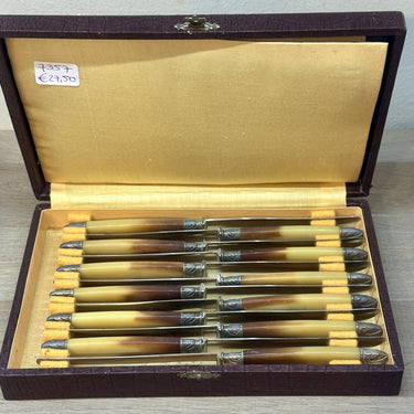 Ca. 12x Obstmesser / Buttermesser in brauner Box - Antirouille Dèposé Inoxidable - Knochengriff mit versilberter Spitze