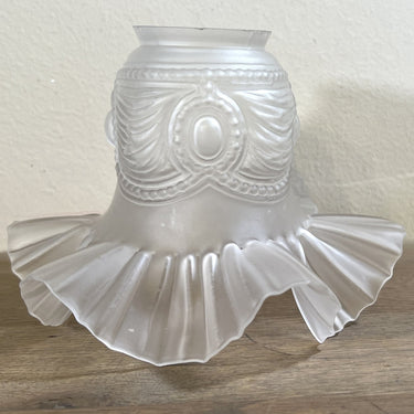 Lampenschirm - Milchglas - gewellte Unterkante