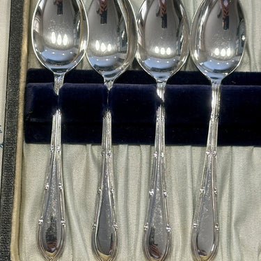 Koffielepels / Theelepels plus suikertang, suikerlepel en botermesje - 9-delige set