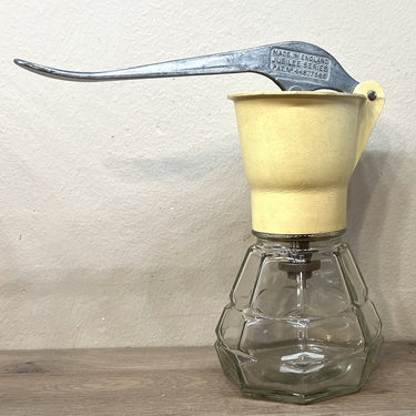 Cream Maker / Clotted Cream Maker - Bel Jubilee Series - geel bakelieten bovenstuk - glazen onderstuk met grotere vlakken