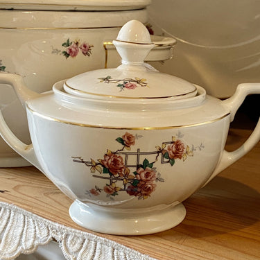 Sugar bowl - porcelain - Koenigszelt (Made in Poland, 1945 - 1957)