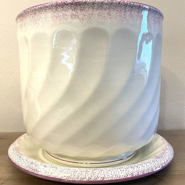 Cachepot / Ompot met bijbehorende onderschotel - Societe Ceramique Maestricht - décor (403 of 408?) met roze bloemen