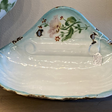 Small fountain / water fountain - 3-part hanging model with shell-shaped base and tap - JAPY (France) - enamel