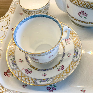 Breakfast set / Tea set for 2 complete incl. tray - Adderley England - made between 1906-1926 - decor with gold paint and flowers
