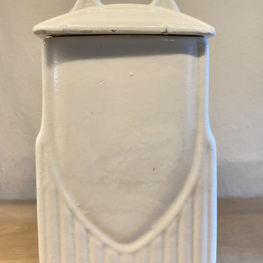 Voorraadpot - model JUTTA (verder niet gemerkt) - Art Deco décor van blauwe figuren - met opdruk RIZ