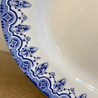 Waage - oval - Boch - Größe 12 - Dekor blauer Rand