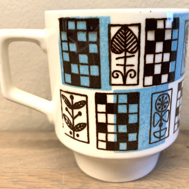 Kaffeetasse ohne Untertasse – unmarkiert, aber Royal Sphinx-Regout – Modell CHARMAINE, entworfen von Pierre Daems