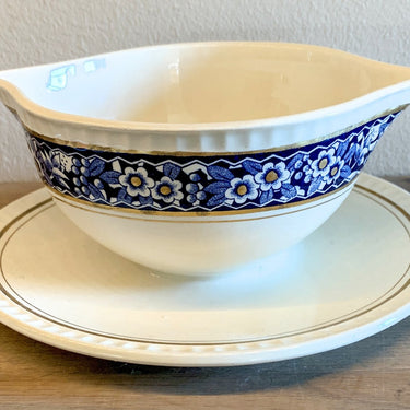 Sauciere / Untertasse - rundes Modell mit zwei Ausgießern auf festem Sockel - Boch - Dekor D. 5172