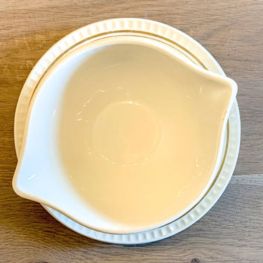 Sauciere / Untertasse - rundes Modell mit zwei Ausgießern auf festem Sockel - Boch - Dekor D. 5172