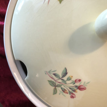 Terrine / soup tureen - lower model - Petrus Regout - model DESIREE - pastel yellow with DAHLIA decor