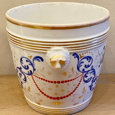 Cachepot / bloempot - porselein - handbeschilderd - décor van een mand/vaas met rozen en andere bloemen