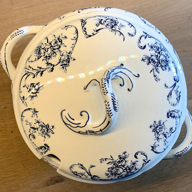 Soup tureen - Petrus Regout - Ortus decor in dark blue