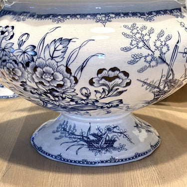 Terrine / soup tureen / tureen - on foot - Minton &amp; Co - MONA blue decor