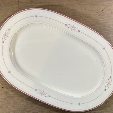 Dish - oval model - Villeroy & Boch/Heinrich - porcelain dinnerware made between 1980 and 2005 - ARAGON decor in stylized red/pink