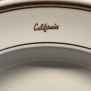 Tiefer Teller / Suppenteller - Royal Sphinx Petrus Regout - cremeweiß mit Goldpaspel und Aufschrift CALIFORNIA