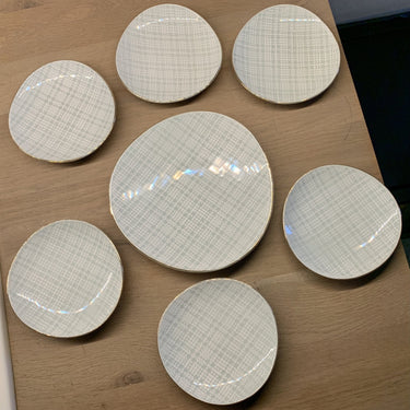 Cake set with 1 larger plate and 6 matching plates - Royal Kentucky - decoration gray checked