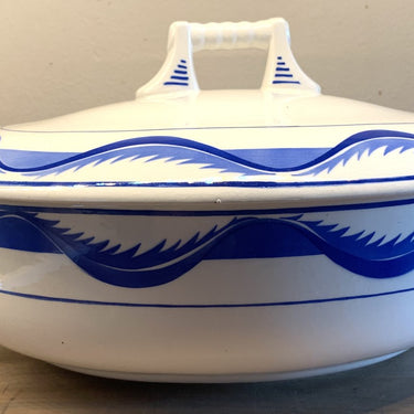 Soepterrine - ovaal - Boch - decor PHILO (lichter en donkerder blauw slinger-decor)
