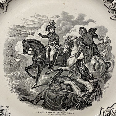 Teller / Zierteller - BF Keramis (Boch Frères Kéramis) - Dekor NAPOLEON, LE GE. MASSENA DEVANT ZÜRICH