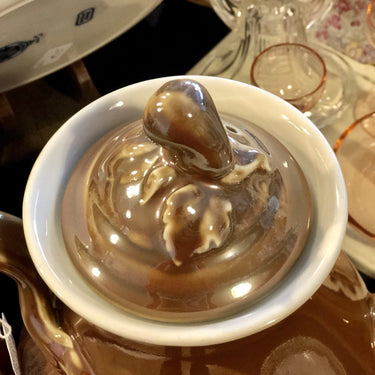 Koffiepot - groot - maker onbekend - bruin met parelmoer glazuur