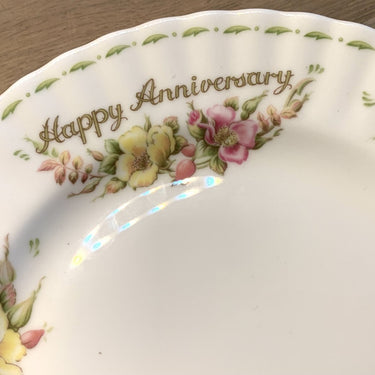 Plate - Royal Albert - "Happy Anniversary" - Flower of the Month series (1995)