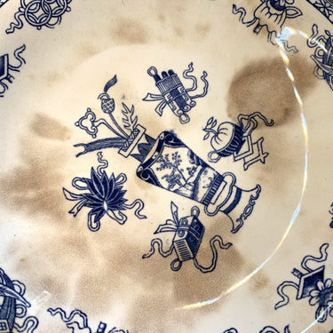 Schaal op hoge voet / tazza - Société Céramique Maestricht - decor POTICHE blauw/wit