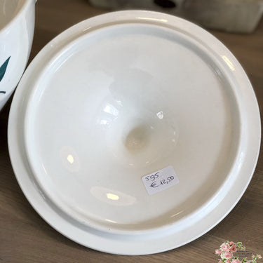 Soepterrine - ongemerkt - gemaakt voor California - groen-rood-blauw décor