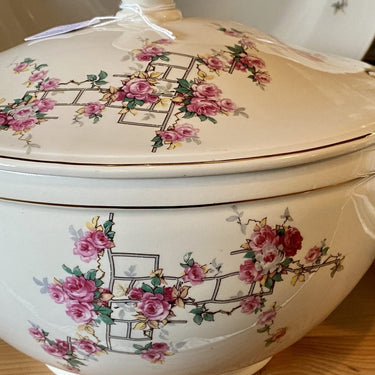 Soup tureen - porcelain - Koenigszelt (Made in Poland, 1945 - 1957)