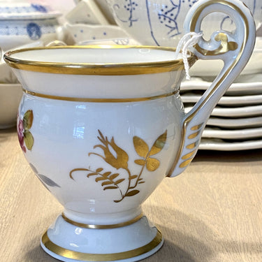 Mok / beker met hoog oor - Porcelaine de Paris - Décor Main - ROOS / ROSE
