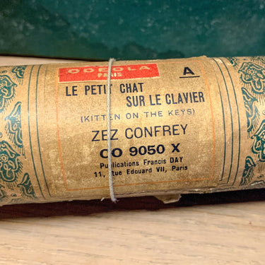 Notenrolle - Das kleine Plauderchen auf der Tastatur - Kätzchen auf den Tasten - Odeola Paris