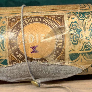 Notenrolle - Das kleine Plauderchen auf der Tastatur - Kätzchen auf den Tasten - Odeola Paris