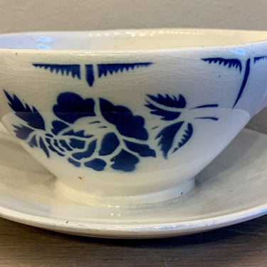 Juskom / sauskom / saucière - ongemerkt (ws. Frankrijk) - spuitdecor van een diepblauwe roos