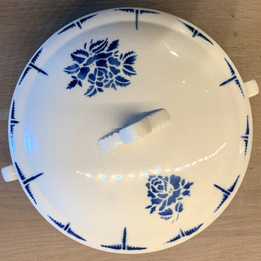 Terrine - ongemerkt (ws. Frankrijk) - spuitdecor van een diepblauwe roos