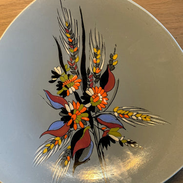 Triangular decorative plate - Longwy - decor of enamelled flowers