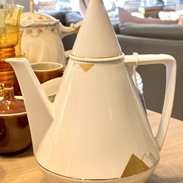 Coffee pot - Mitterteich Bavaria - white porcelain with gold-colored print of (striped) triangles