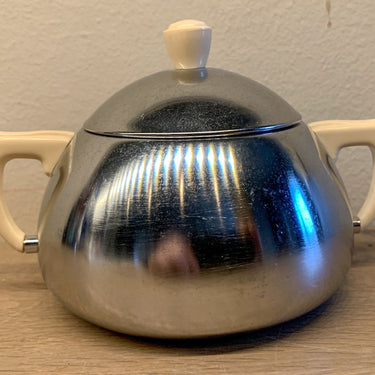 Zuckerdose mit Metallgehäuse und Griffen aus Bakelit/Kunststoff - DeMeyere Belgium