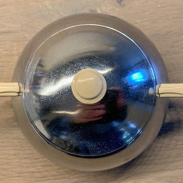 Zuckerdose mit Metallgehäuse und Griffen aus Bakelit/Kunststoff - DeMeyere Belgium