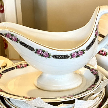 Juskom – Societe Ceramique – decor kleine dubbele roosjes met rand