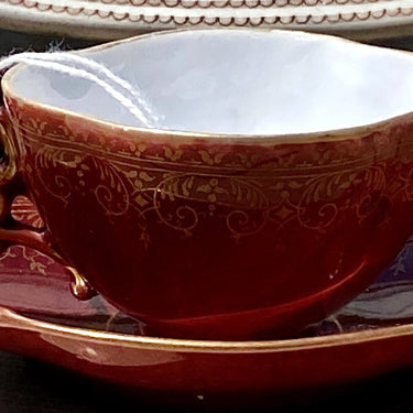 Cup and saucer - scalloped rim with 4 projections / four-lobed / quadrilobée - Sarreguemines - form C97